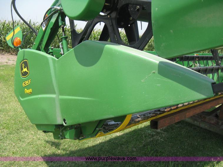 image for item H5322 2009 John Deere 635F HydraFlex platform header
