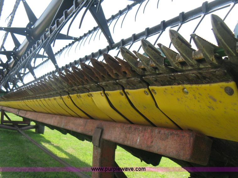 image for item H5322 2009 John Deere 635F HydraFlex platform header