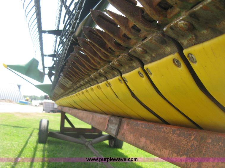 image for item H5322 2009 John Deere 635F HydraFlex platform header