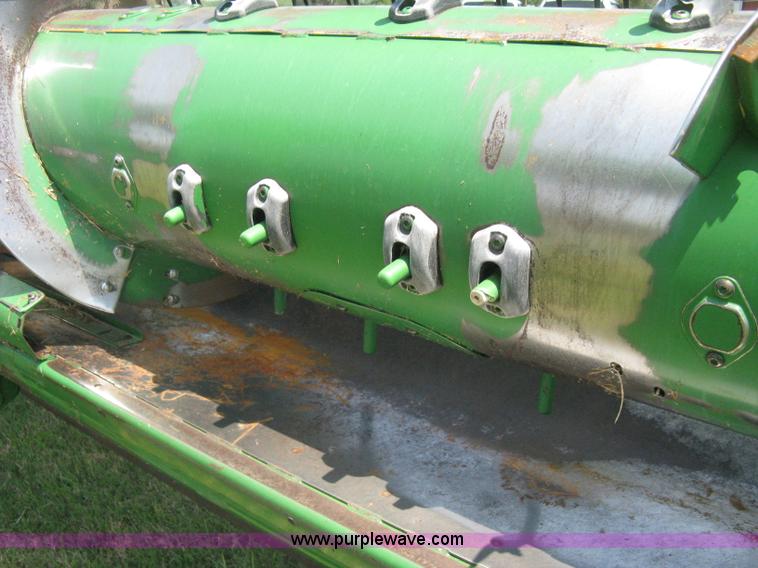 image for item H5322 2009 John Deere 635F HydraFlex platform header