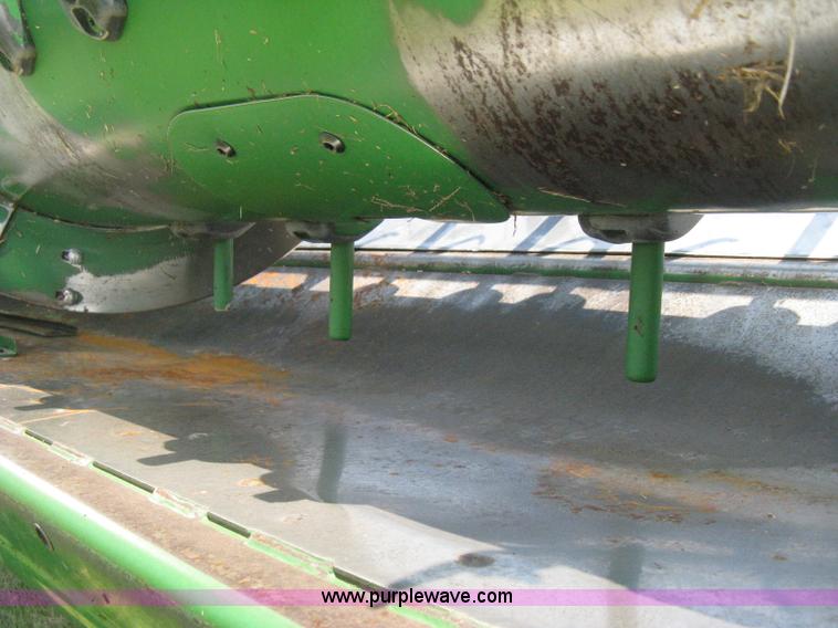 image for item H5322 2009 John Deere 635F HydraFlex platform header