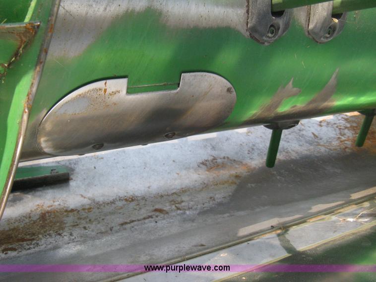 image for item H5322 2009 John Deere 635F HydraFlex platform header