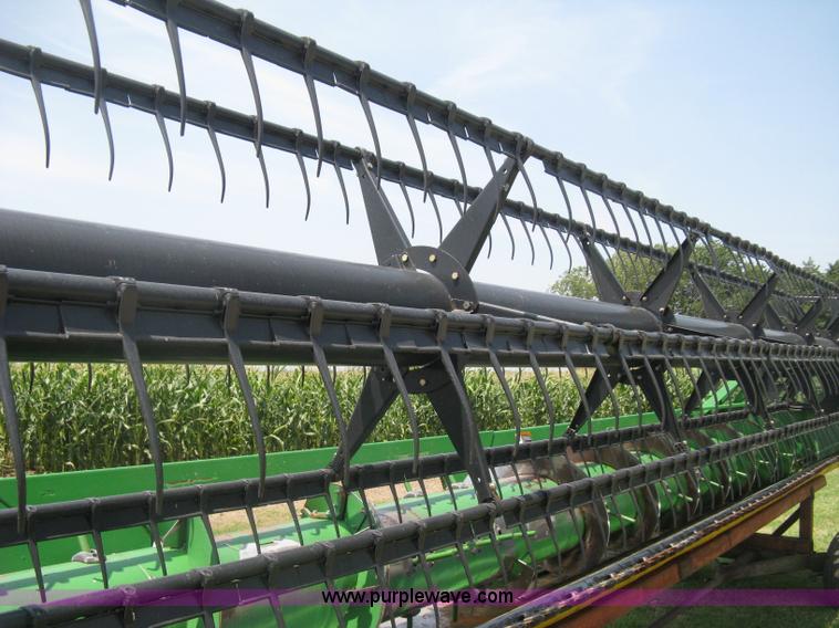 image for item H5322 2009 John Deere 635F HydraFlex platform header