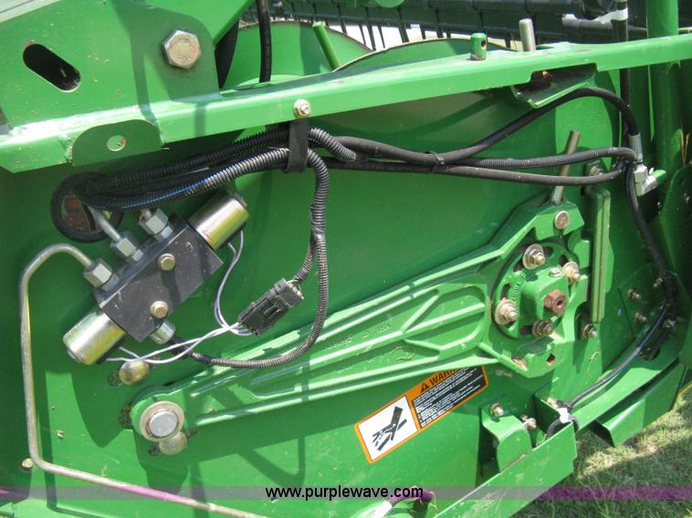image for item H5322 2009 John Deere 635F HydraFlex platform header