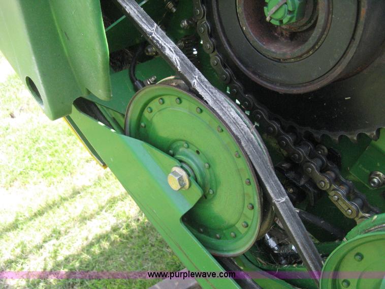 image for item H5322 2009 John Deere 635F HydraFlex platform header