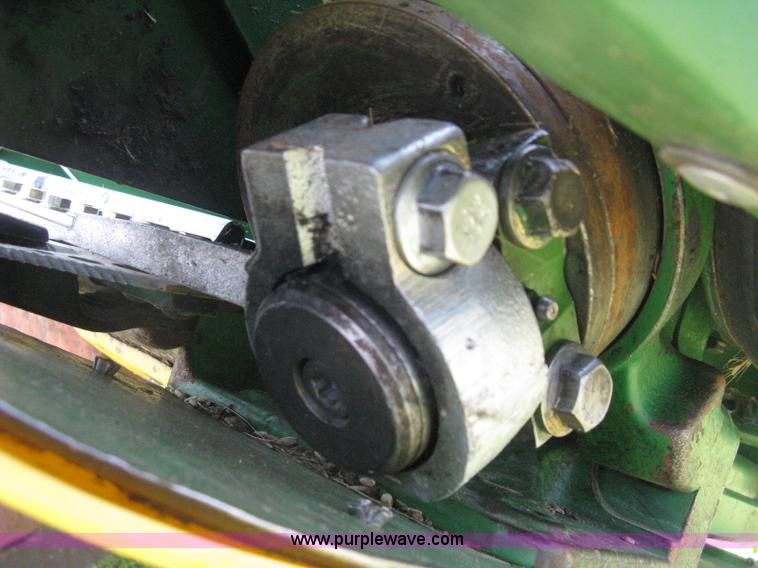 image for item H5322 2009 John Deere 635F HydraFlex platform header