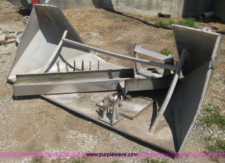 image for item H5337 Layco stainless steel fertilizer blender