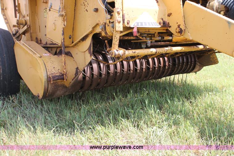 image for item H5628 1991 Vermeer 605 Super J round baler