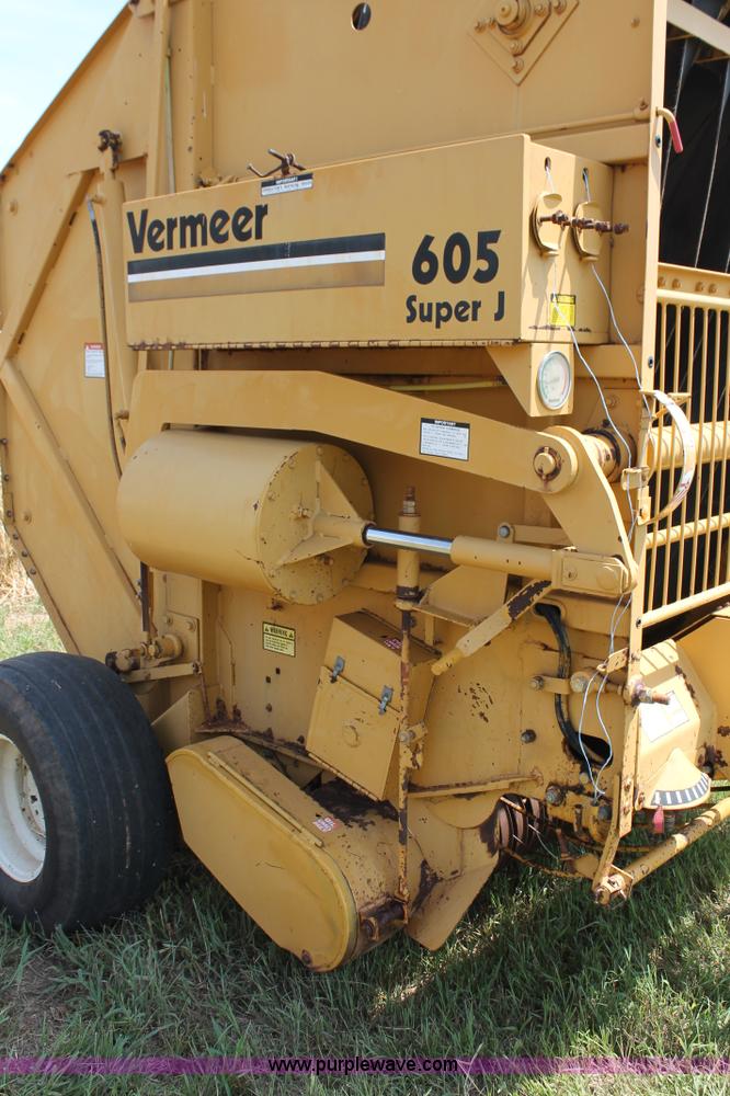 image for item H5628 1991 Vermeer 605 Super J round baler