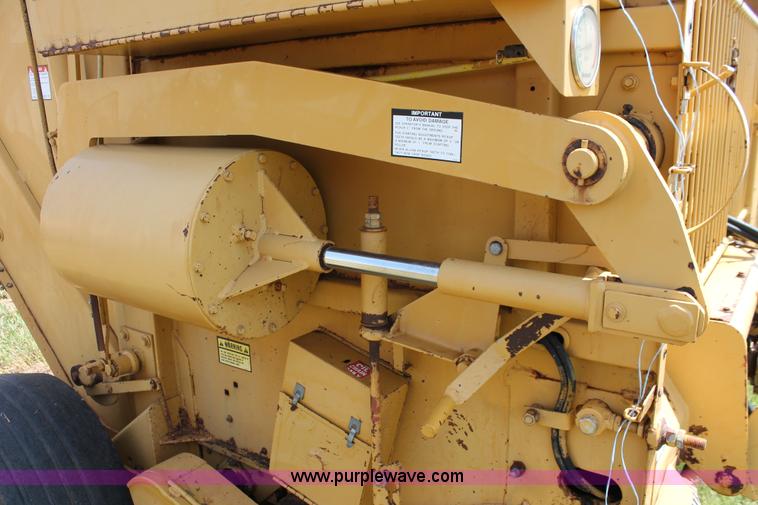image for item H5628 1991 Vermeer 605 Super J round baler