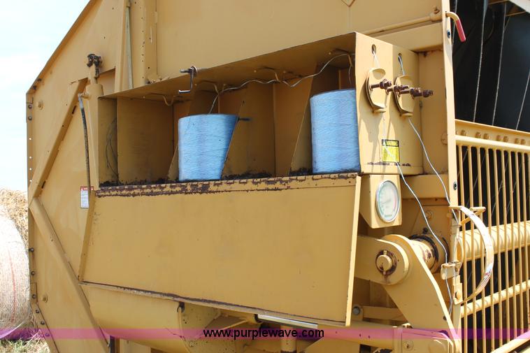 image for item H5628 1991 Vermeer 605 Super J round baler