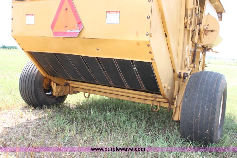 image for item H5628 1991 Vermeer 605 Super J round baler