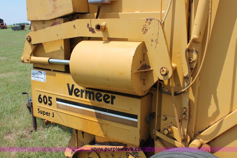 image for item H5628 1991 Vermeer 605 Super J round baler