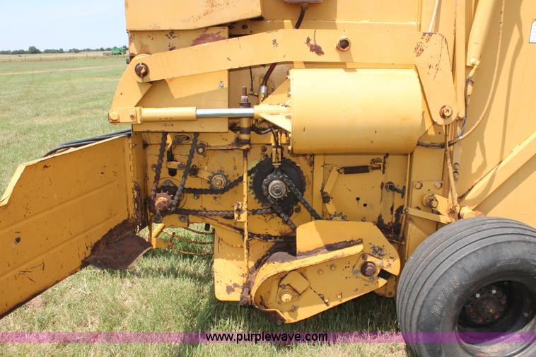 image for item H5628 1991 Vermeer 605 Super J round baler