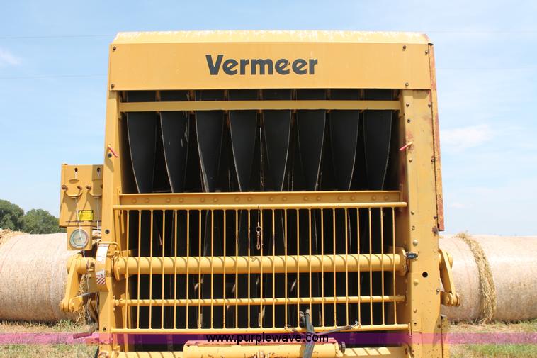 image for item H5628 1991 Vermeer 605 Super J round baler