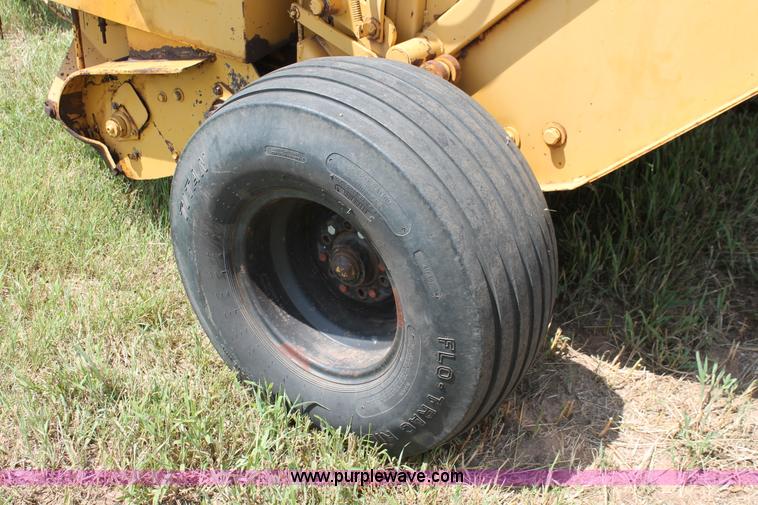 image for item H5628 1991 Vermeer 605 Super J round baler