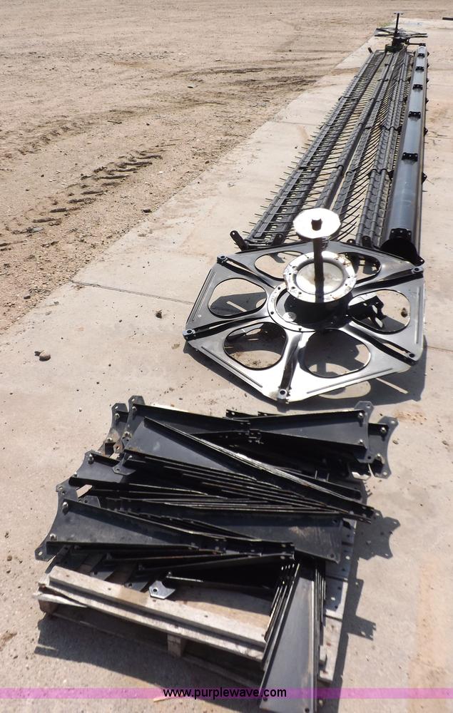 image for item H9236 John Deere 30' fingered pickup reel