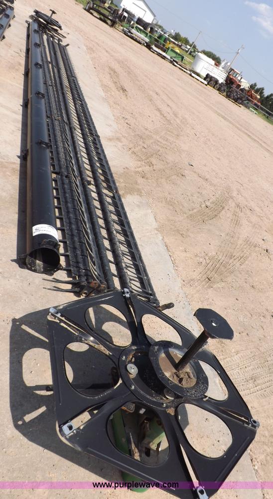 image for item H9236 John Deere 30' fingered pickup reel