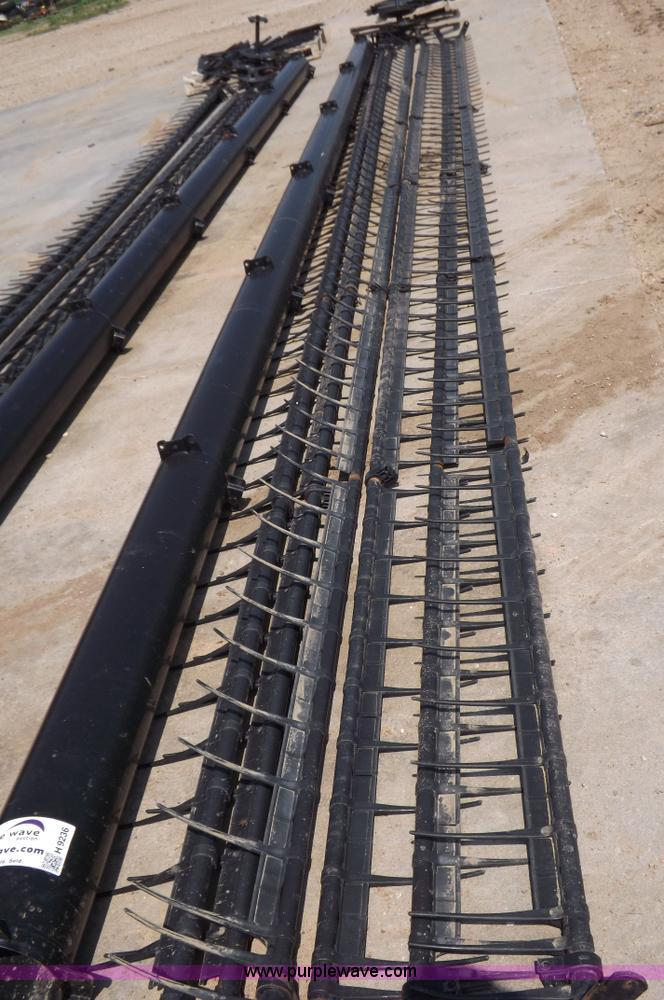 image for item H9236 John Deere 30' fingered pickup reel