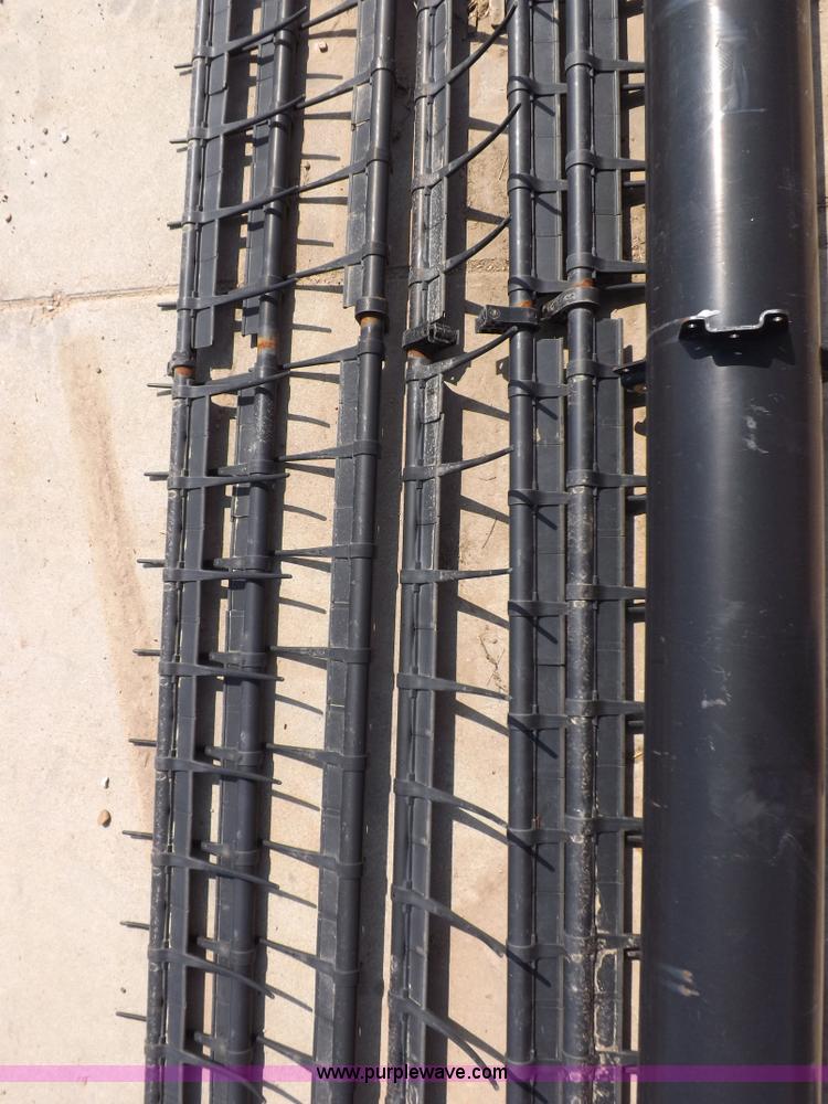 image for item H9236 John Deere 30' fingered pickup reel