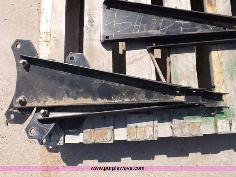 image for item H9237 John Deere 30' fingered pickup reel