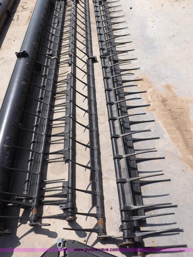 image for item H9237 John Deere 30' fingered pickup reel