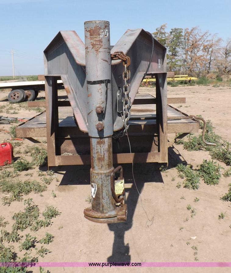 image for item H9247 1998 Buck gooseneck trailer