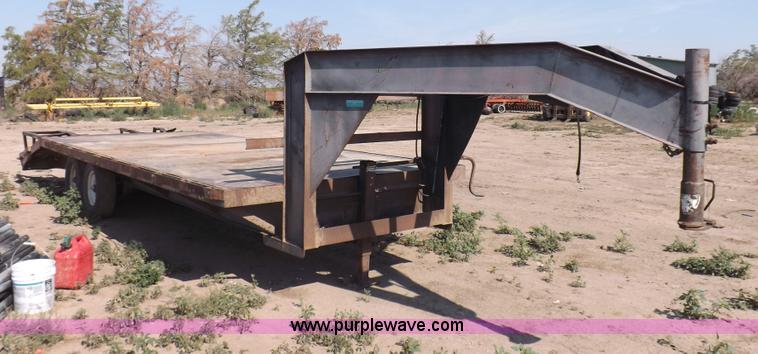 image for item H9247 1998 Buck gooseneck trailer