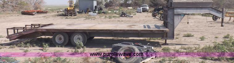 image for item H9247 1998 Buck gooseneck trailer