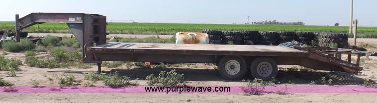 image for item H9247 1998 Buck gooseneck trailer