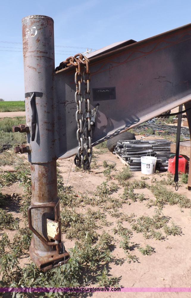 image for item H9247 1998 Buck gooseneck trailer