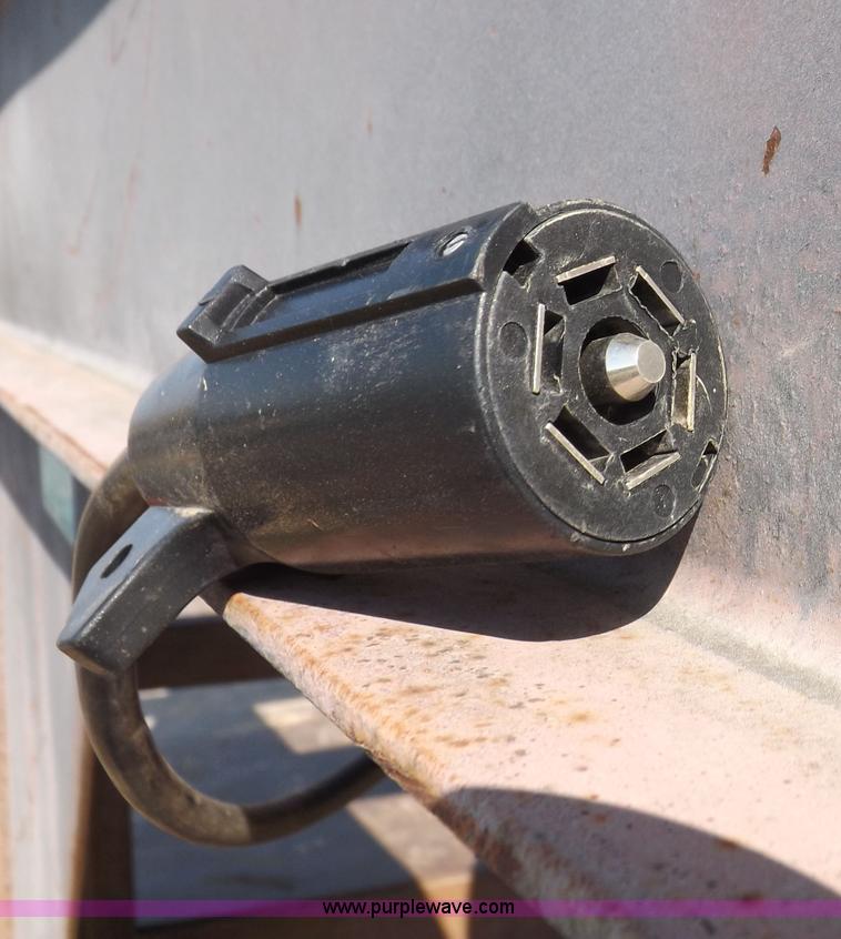 image for item H9247 1998 Buck gooseneck trailer