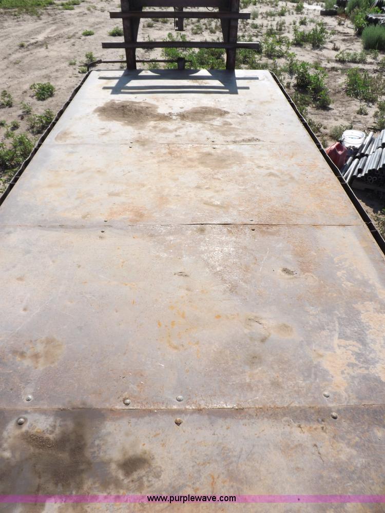 image for item H9247 1998 Buck gooseneck trailer