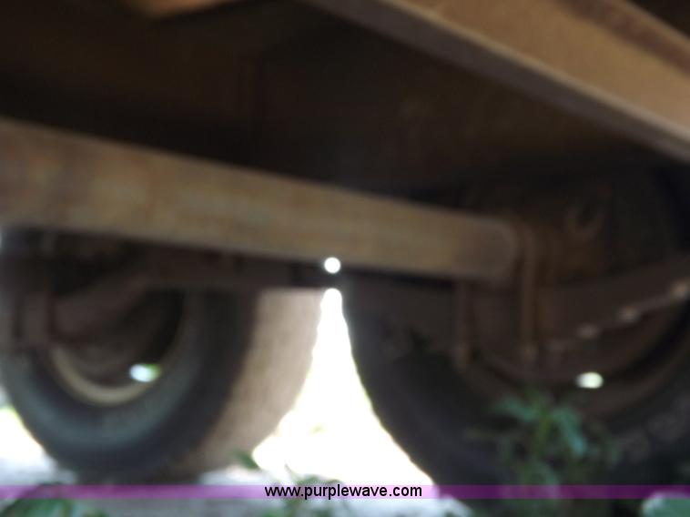 image for item H9247 1998 Buck gooseneck trailer