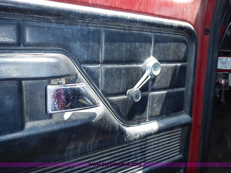 image for item I3558 1979 Ford F700 grain truck