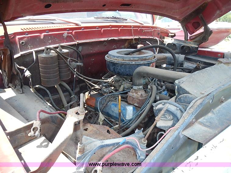 image for item I3558 1979 Ford F700 grain truck