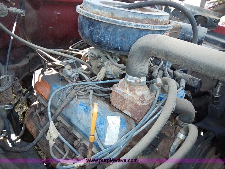 image for item I3558 1979 Ford F700 grain truck