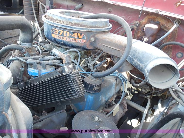 image for item I3558 1979 Ford F700 grain truck