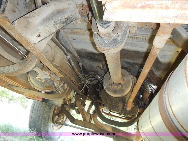 image for item I3558 1979 Ford F700 grain truck