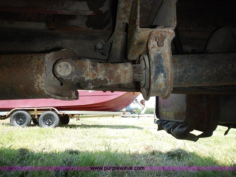 image for item I3558 1979 Ford F700 grain truck