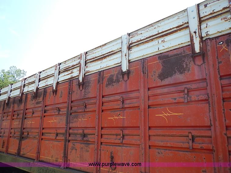 image for item I3558 1979 Ford F700 grain truck