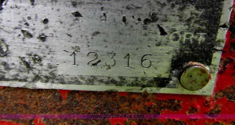 image for item I4154 Unverferth HT25 header trailer