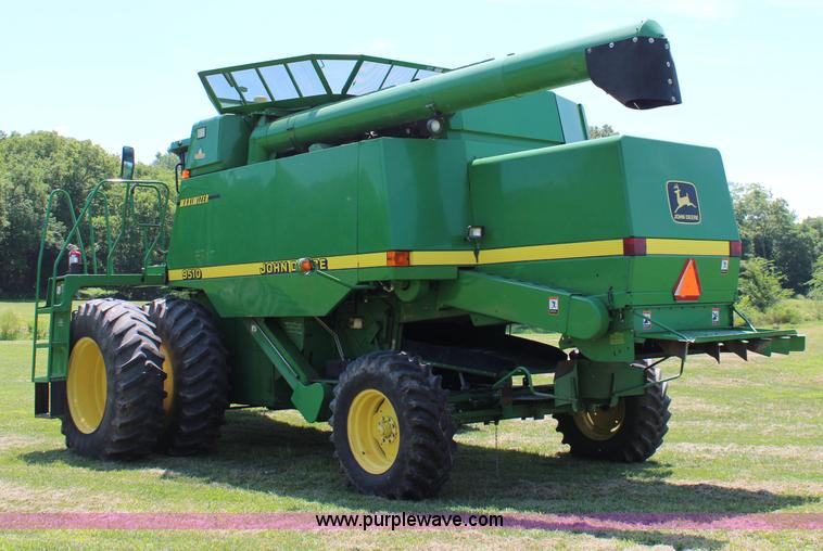 image for item J1066 1998 John Deere 9510 combine
