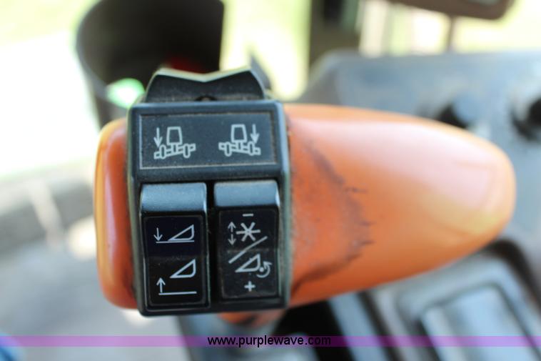 image for item J1066 1998 John Deere 9510 combine