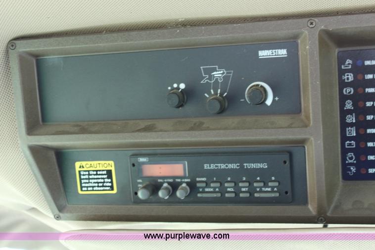 image for item J1066 1998 John Deere 9510 combine