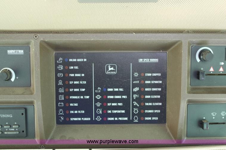 image for item J1066 1998 John Deere 9510 combine