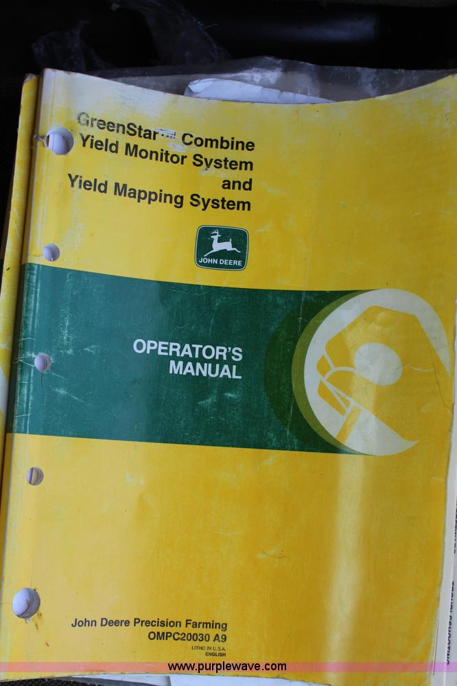 image for item J1066 1998 John Deere 9510 combine