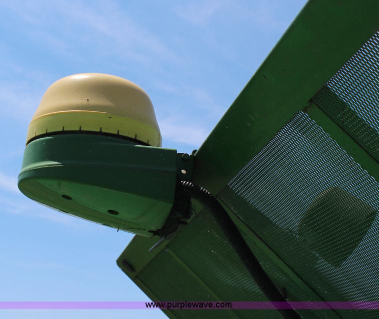 image for item J1066 1998 John Deere 9510 combine