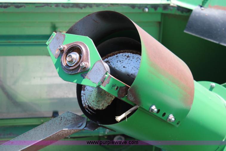 image for item J1066 1998 John Deere 9510 combine