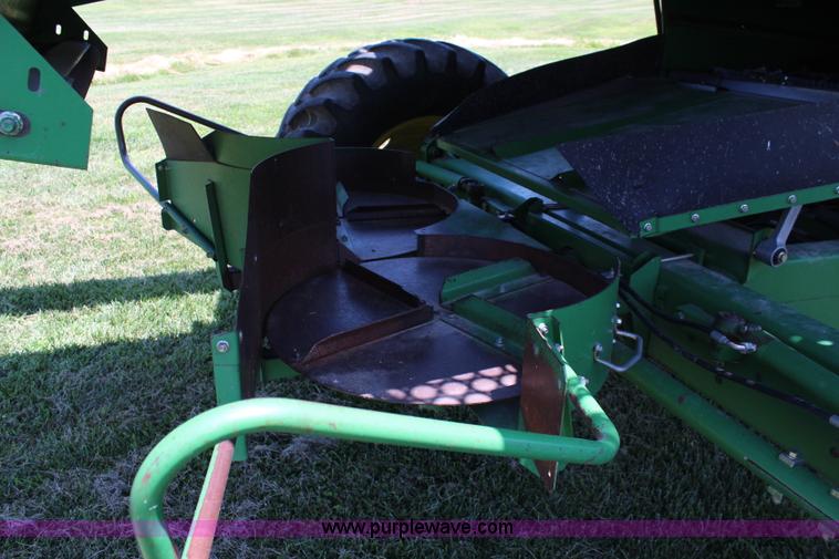 image for item J1066 1998 John Deere 9510 combine